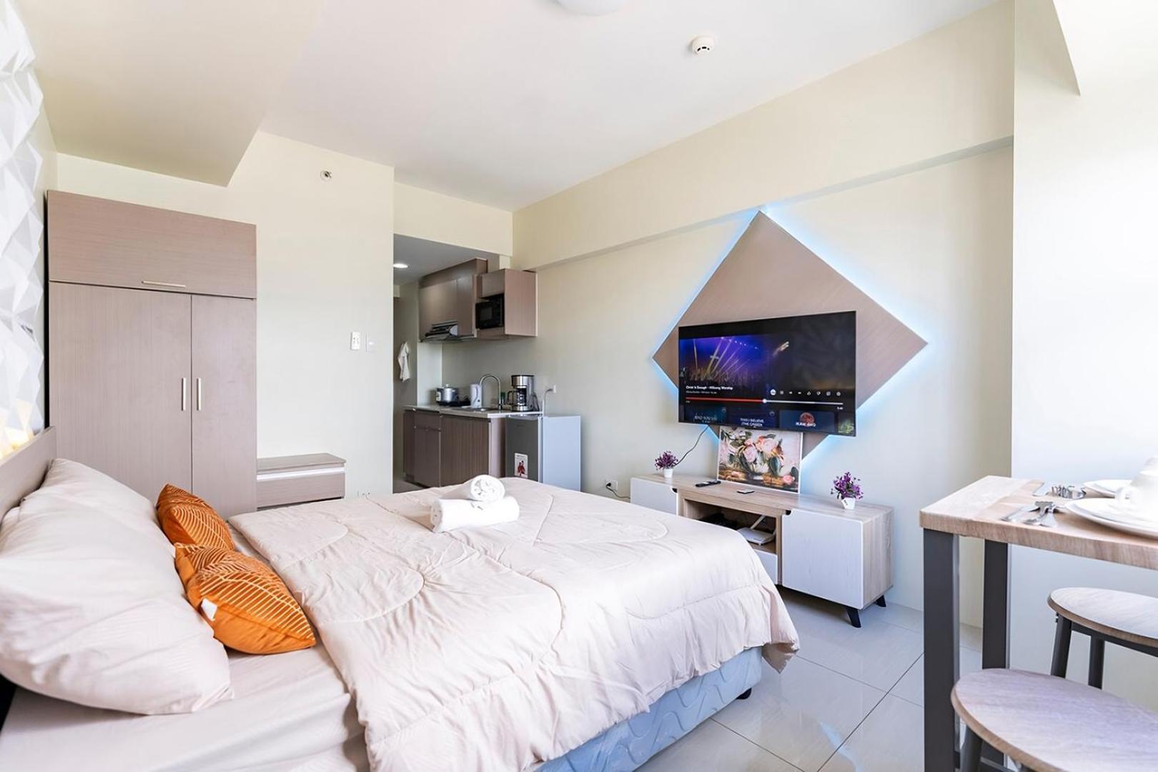 Cozy Space By Nomad Space Ph At Horizons 101 With Pool, Netflix, Wifi