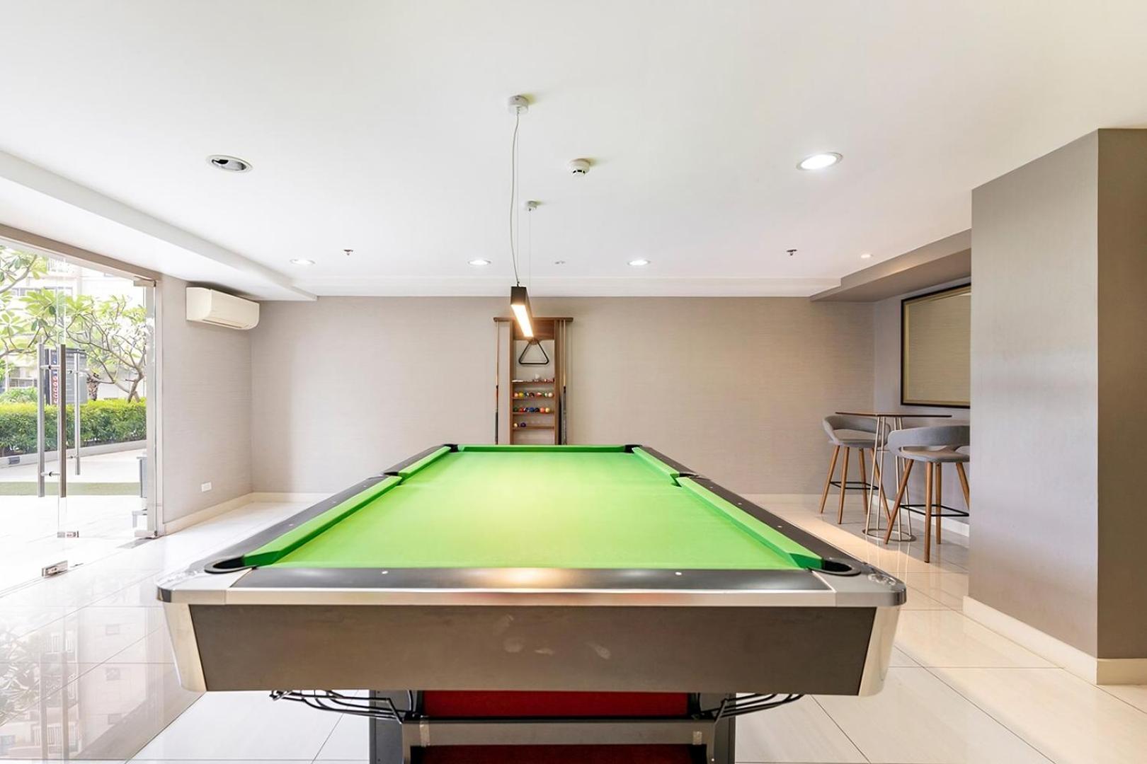 Aparthotel Cozy Space By Nomad Space Ph At Horizons 101 With Pool, Netflix, Wifi Cebu