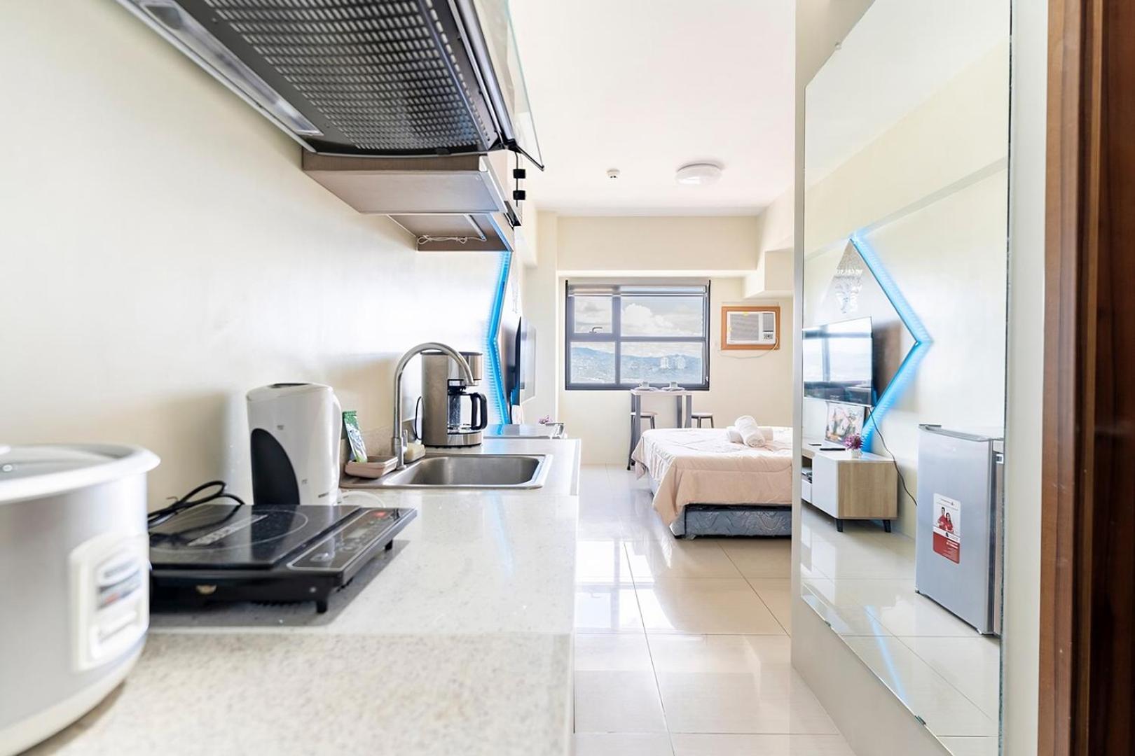 Cozy Space By Nomad Space Ph At Horizons 101 With Pool, Netflix, Wifi *