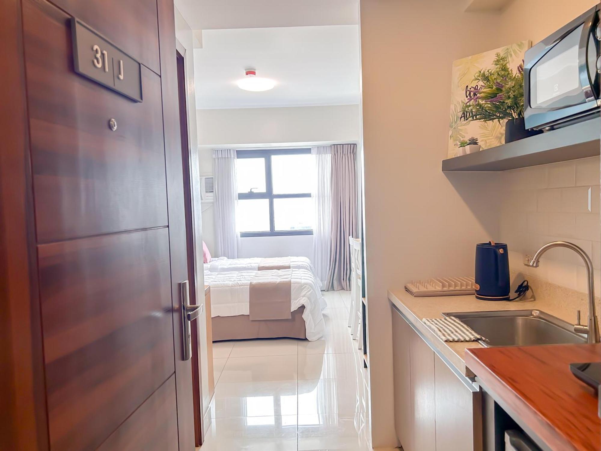 Cozy Space By Nomad Space Ph At Horizons 101 With Pool, Netflix, Wifi