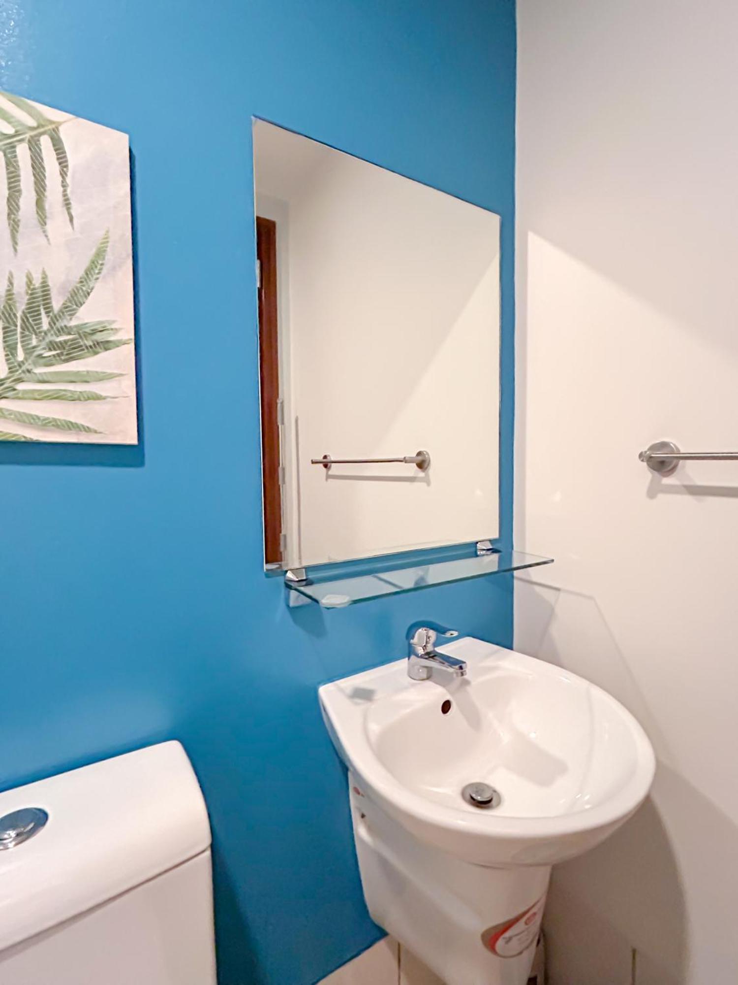 Cozy Space By Nomad Space Ph At Horizons 101 With Pool, Netflix, Wifi *