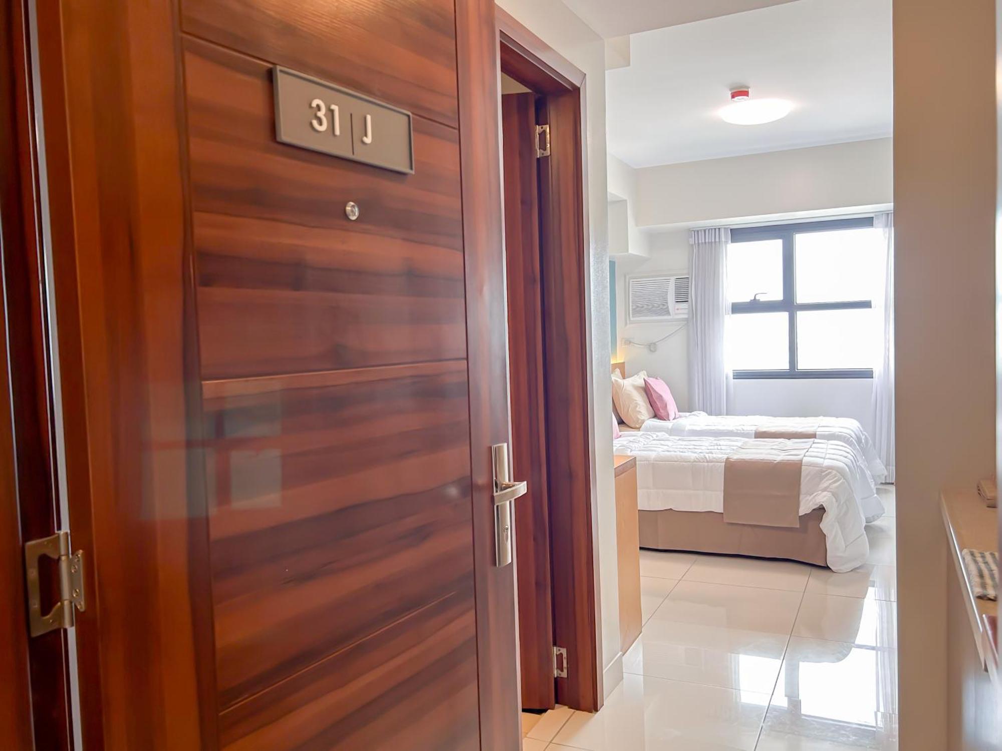 Cozy Space By Nomad Space Ph At Horizons 101 With Pool, Netflix, Wifi Aparthotel Cebu